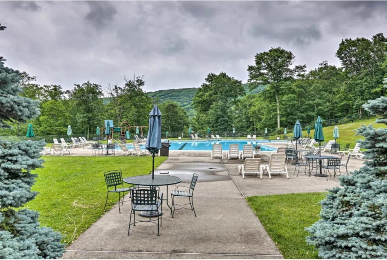 Pocono Mountain Home , Hot Tub- 1 Mile To Skiing! Tannersville Eksteriør bilde